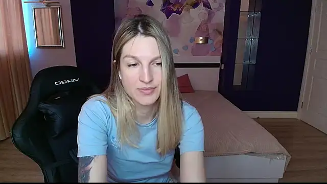 EmilyWalkeri online show from June 2026 06:46:01 AM