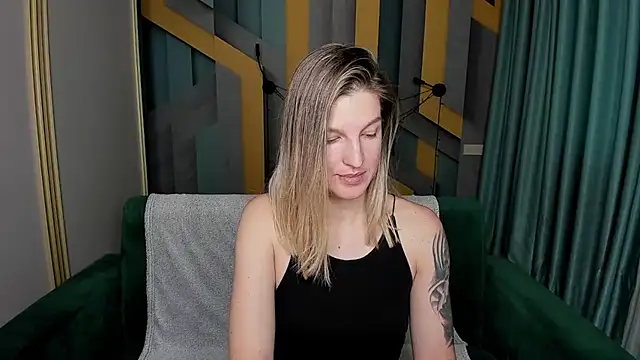 Snapshot of EmilyWalkeri chatting on January 2026 08:09:02 AM EmilyWalkeri online show from January 2026 08:09:02 AM