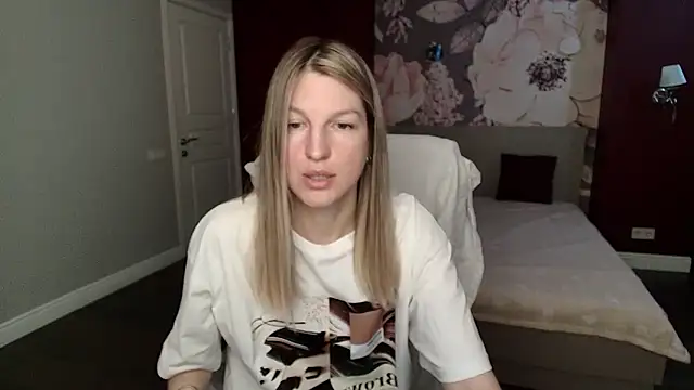 EmilyWalkeri online show from May 2026 07:01:01 AM