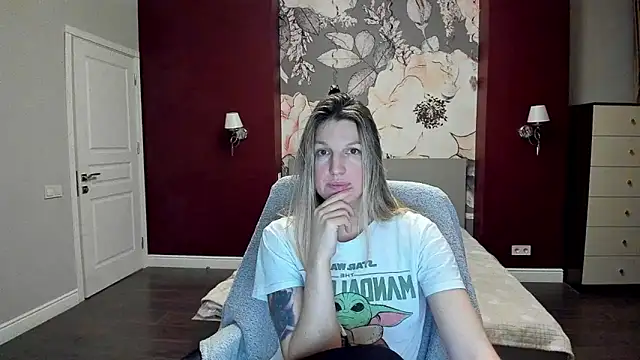 Snapshot of EmilyWalkeri chatting on February 2026 09:03:02 PM EmilyWalkeri online show from February 2026 09:03:02 PM