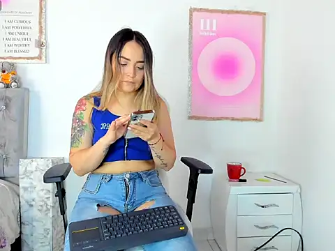 Snapshot of cindy_love2 chatting on December 2025 02:05:02 PM cindy love2 online show from December 2025 02:05:02 PM