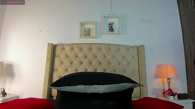 allisson m online show from November 2025 12:05:01 PM