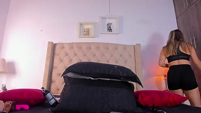 allisson m online show from November 2025 12:16:01 PM