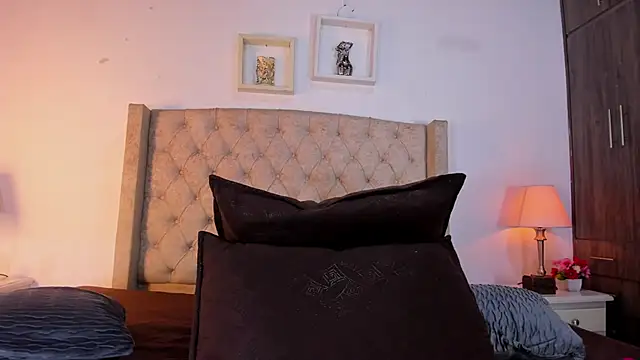 allisson m online show from December 2025 12:07:02 PM