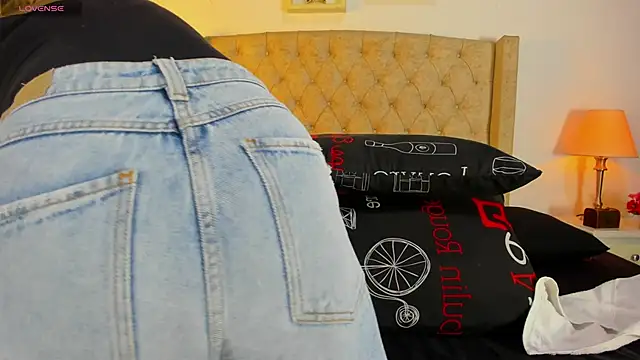 allisson m online show from November 2025 12:09:02 PM