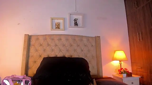 allisson m online show from March 2026 12:12:01 PM