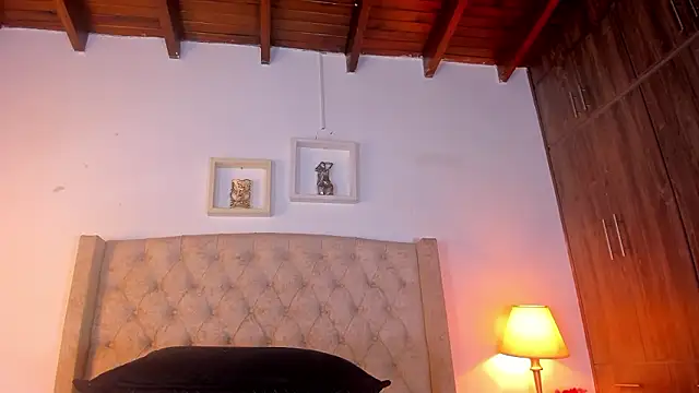 allisson m online show from March 2026 12:10:02 PM