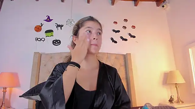 allisson m online show from November 2025 12:10:02 PM