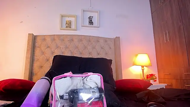 allisson m online show from March 2026 12:09:01 PM