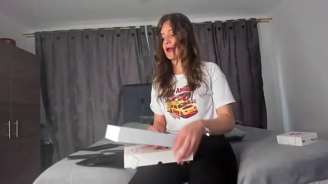 milf darling online show from November 2025 09:48:02 PM