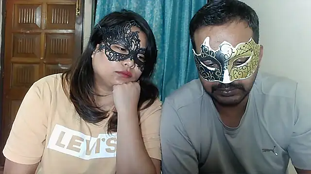 Snapshot of Cutehornycouples chatting on October 2025 06:08:02 PM Cutehornycouples online show from October 2025 06:08:02 PM