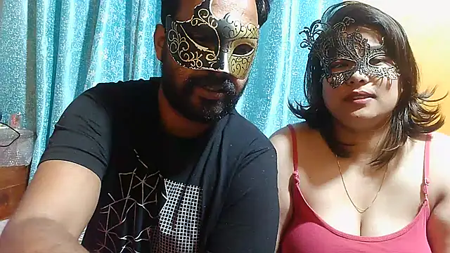 Snapshot of Cutehornycouples chatting on March 2025 06:24:02 PM Cutehornycouples online show from March 2025 06:24:02 PM