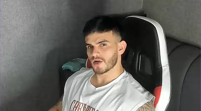 Ricardogo19 online show from March 2025 04:19:01 AM