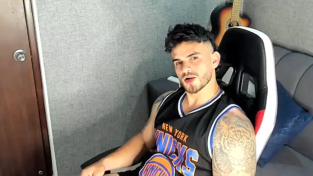 Ricardogo19 online show from October 2025 10:56:02 PM