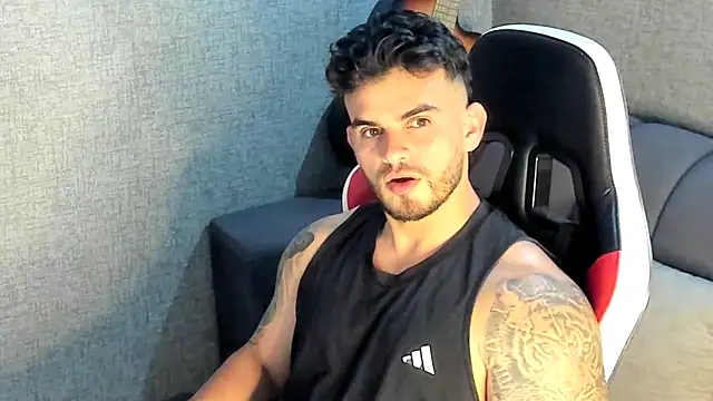 Ricardogo19 online show from October 2025 11:39:02 PM