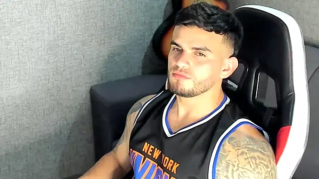 Ricardogo19 online show from November 2025 11:20:01 PM