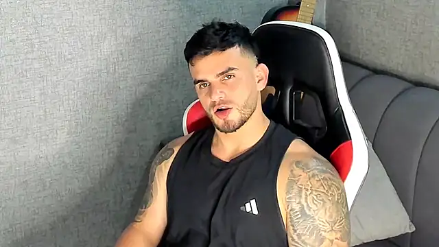 Ricardogo19 online show from November 2025 11:10:01 PM