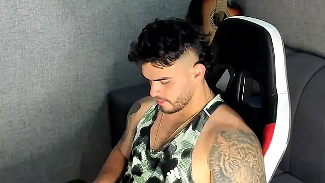 Ricardogo19 online show from October 2025 10:54:02 PM