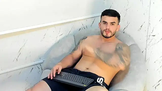 Ricardogo19 online show from December 2025 03:55:02 AM