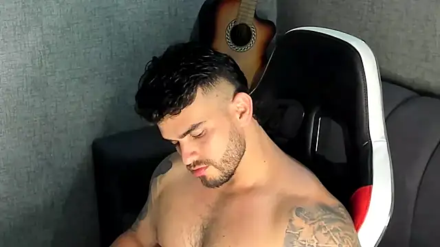 Ricardogo19 online show from October 2025 12:34:01 AM