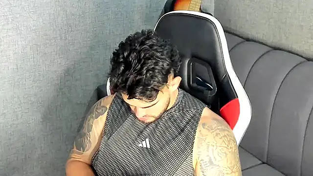 Ricardogo19 online show from October 2025 01:42:02 AM