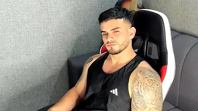 Ricardogo19 online show from November 2025 07:40:01 PM