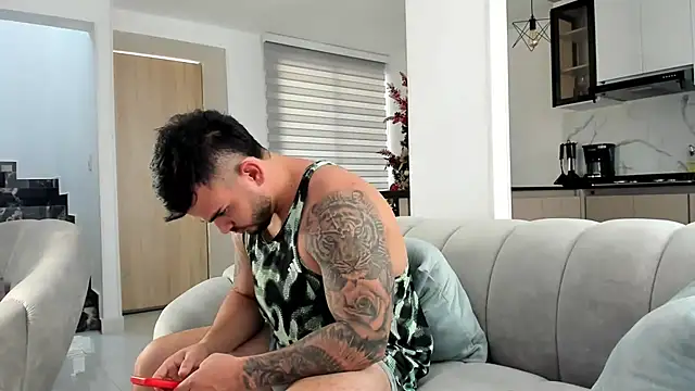 Ricardogo19 online show from December 2025 08:03:02 PM