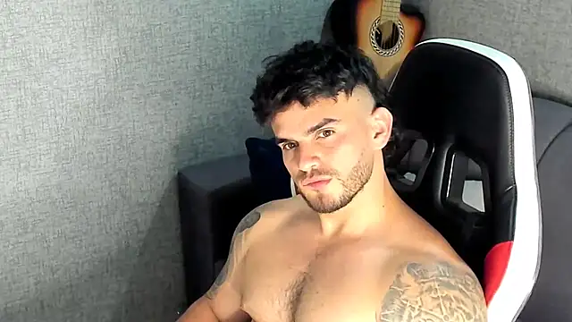 Ricardogo19 online show from October 2025 11:49:01 PM