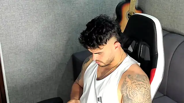 Ricardogo19 online show from October 2025 09:36:01 PM