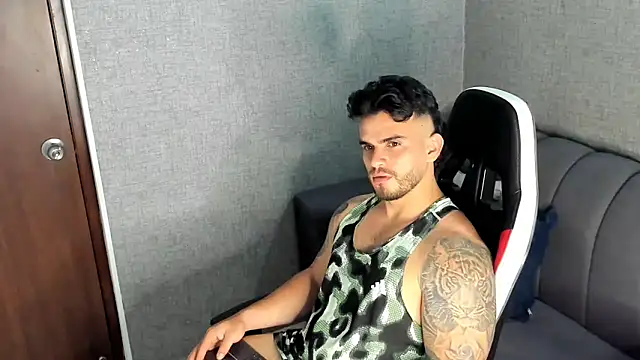 Ricardogo19 online show from October 2025 02:35:01 AM