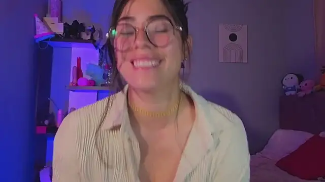 LoaLuxury online show from March 2026 06:39:01 PM