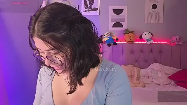 LoaLuxury online show from April 2026 08:26:02 PM