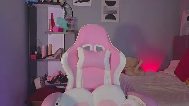 LoaLuxury online show from March 2026 07:18:02 PM