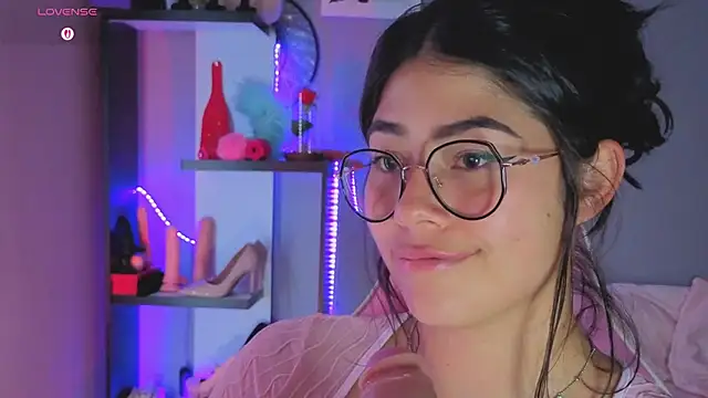 LoaLuxury online show from February 2026 05:07:02 AM