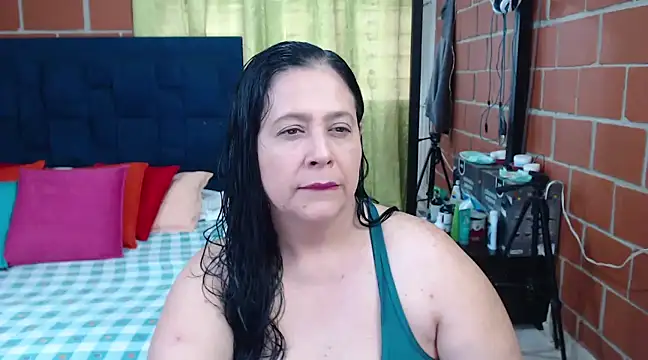 karlaton1977 online show from February 2025 06:15:01 PM