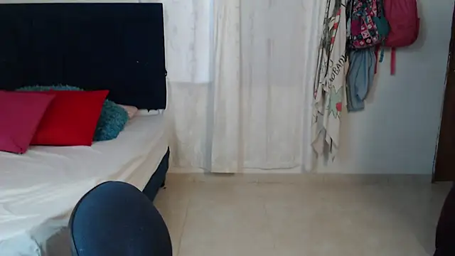 Snapshot of karlaton1977 chatting on October 2025 03:00:02 PM karlaton1977 online show from October 2025 03:00:02 PM