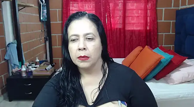 karlaton1977 online show from February 2025 04:39:02 PM