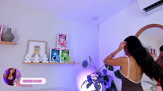 emily bank online show from October 2025 07:37:01 PM