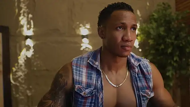 Logan Varela online show from November 2025 01:34:02 PM