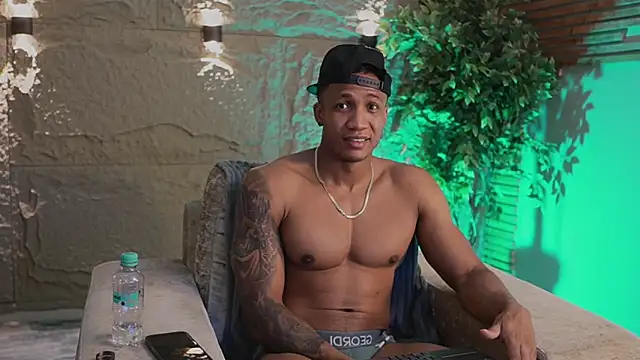 Logan Varela online show from December 2025 01:54:02 PM