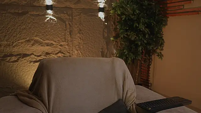 Logan Varela online show from October 2025 09:36:01 PM