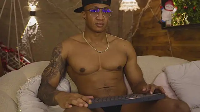 Logan Varela online show from December 2025 01:06:01 PM