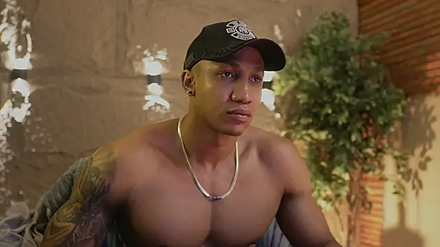 Logan Varela online show from November 2025 01:59:01 PM