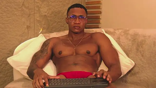 Logan Varela online show from March 2025 10:58:02 PM