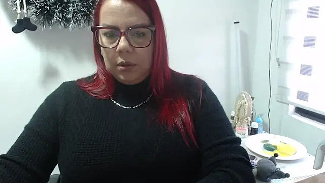 Rebecagiraut online show from December 2025 01:17:02 PM