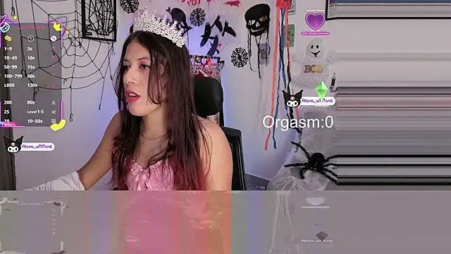 1Alana W online show from October 2025 01:30:01 PM