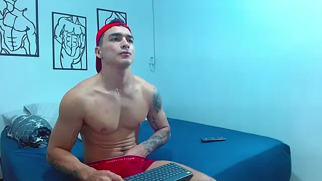 Snapshot of Big_ValentinHunk chatting on March 2025 10:32:02 PM Big ValentinHunk online show from March 2025 10:32:02 PM