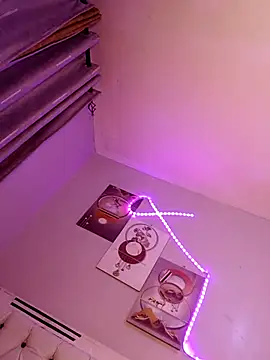 Snapshot of C-yoyo chatting on November 2025 11:09:01 PM C-yoyo online show from November 2025 11:09:01 PM