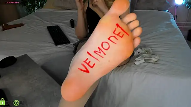 Snapshot of Valerie_Woods chatting on June 2026 01:10:01 AM Valerie Woods online show from June 2026 01:10:01 AM
