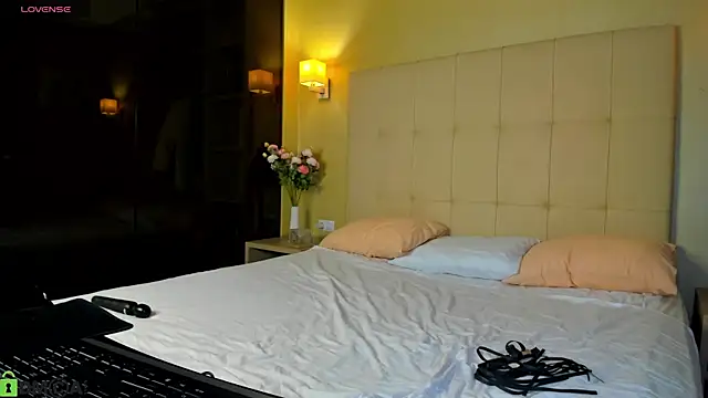 Valerie Woods online show from March 2026 01:13:01 AM